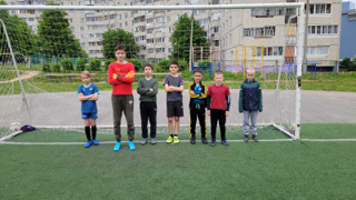 В целях создания дополнительных возможностей для активного отдыха и оздоровления детей в летний период в нашей школе функционирует спортивный кружок по футболу.