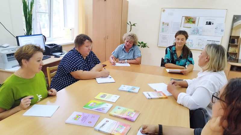 В Шумерлинской школе-интернате прошли методические объединения учителей-предметников, классных руководителей, учителей начальных классов и воспитателей