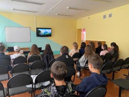 3 сентября в школе №1 был организован закрытый показ фильма "Золотая бронза",