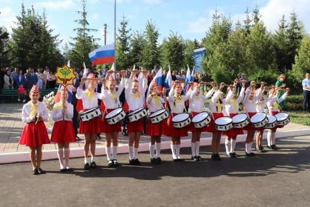 Подготовка отряда барабанщиков 6-б класса (классный руководитель В.В.Борисова) к республиканскому фестиваль - конкурсу дефиле военно-патриотических клубов, отрядов барабанщиков и барабанщиц и плац-концерт «Парад маршевых ансамблей»