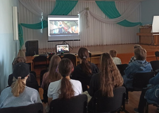 Обучающиеся МБОУ «Ибресинская СОШ №1» посмотрели новый художественный фильм «Золотая бронза»