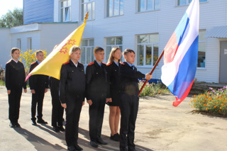 Церемония поднятия Государственных флагов