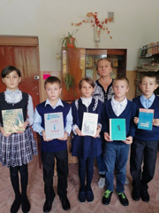 В школьной библиотеке прошел литературный час, посвящённый творчеству Б.Житкова. Библиотекарь Шальнова С.Н. ознакомила пятиклассников с литературным творчеством и произведениями писателя.