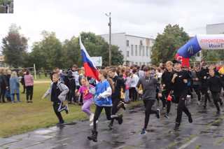 Обучающиеся, педагоги и родители гимназии приняли активное участие во Всероссийском дне бега "Кросс нации"