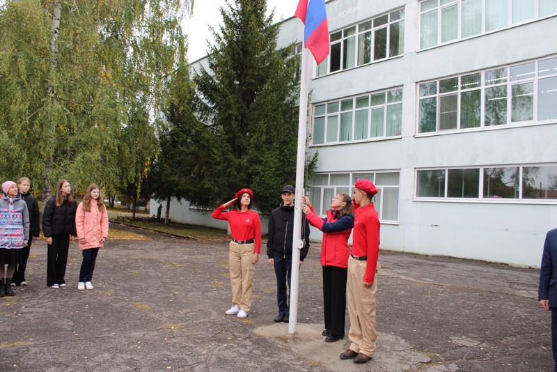 Еженедельное поднятие Государственного флага Российской Федерации