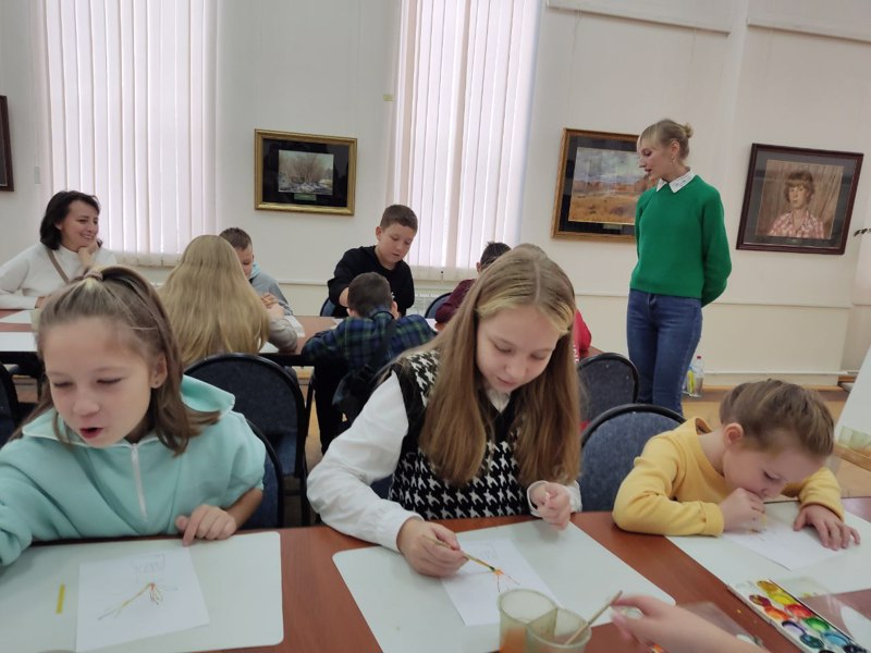 Учащиеся и родители 5в класса посетили уникальную выставку Народного художника России акварелиста Сергея Андрияки