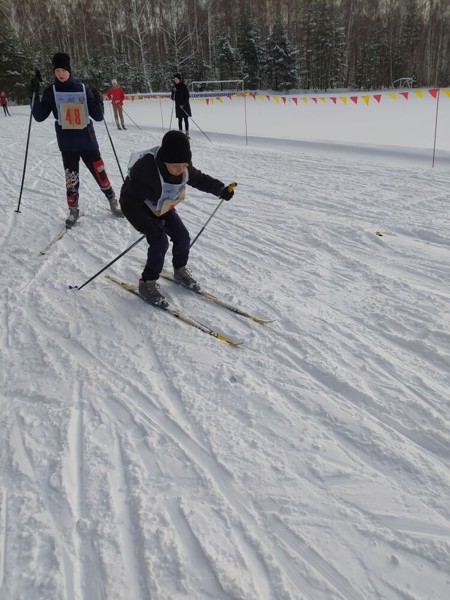 Лыжники школы на открытии зимнего сезона