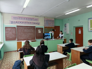 С учениками 7 класса МБОУ "Ильинская СОШ" был проведен классный час в форме урока "Блокадный хлеб".