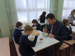 Завтрак с директором в Кшаушская СОШ