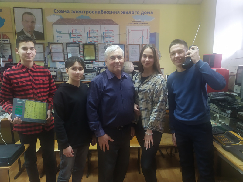В рамках недели профориентации ученики посетили Чебоксарский электромеханический колледж.