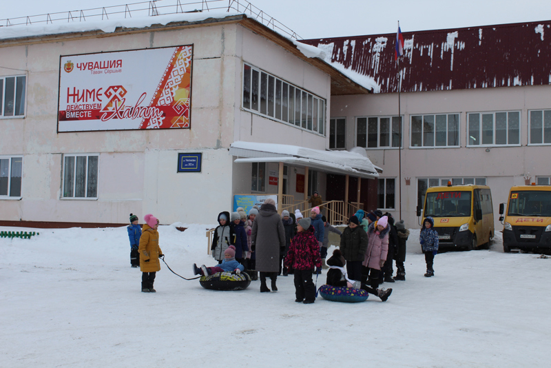 В рамках Недели начальных классов и месячника оборонно-массовой и спортивной работы  в МБОУ СОШ №2 г. Ядрин был проведен праздник «День Здоровья»