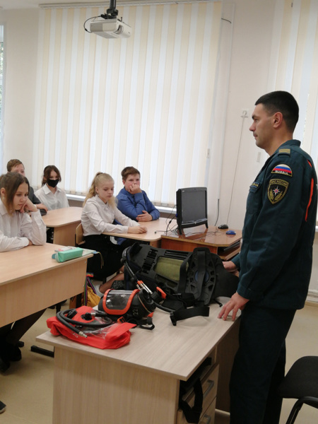 Всероссийский открытый урок по основам безопасности жизнедеятельности, приуроченный к 90-летию со дня образования гражданской обороны Российской Федерации.