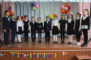 В рамках празднования Дня Учителя в школе состоялся праздничный концерт