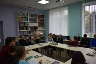 Учащиеся 8а класса приняли участие в акции «День чтения вслух».