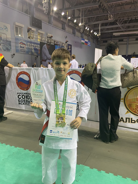 Поздравляем Карзакова М., занявшего 1 место в Открытых международных соревнованиях по Всестилевому карате VIII EurAsiaCup