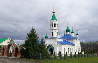 "Экскурсия в храм Святой Троицы".