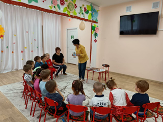 12 октября в МБДОУ «Детский сад «Хунав» провели беседу «Члены моей семьи»