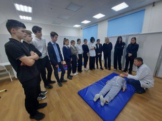 Ученики 9 "В" класса посетили Чебоксарский медколледж
