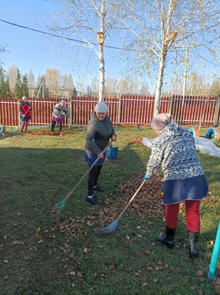 Осенний субботник в ДОУ.