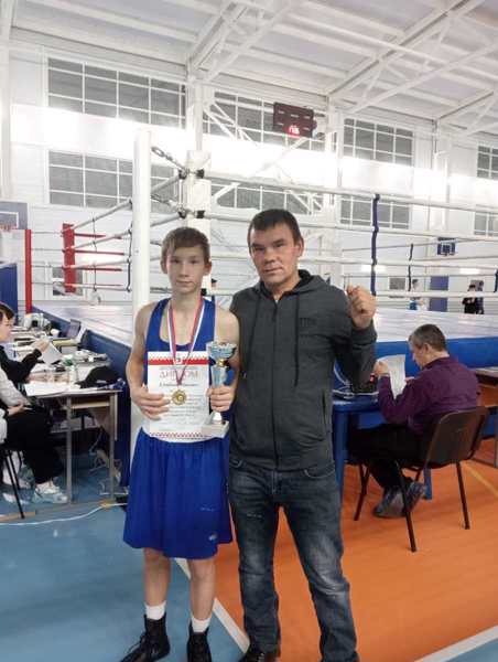 Семёнов Михаил завоевал 1 место в турнире по боксу