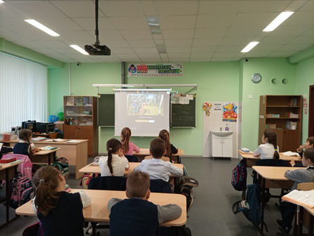 Младшие школьники посмотрели мультфильмы, посвященные трудовому подвигу жителей Чувашии в годы Великой Отечественной войны.