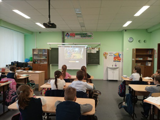 Младшие школьники посмотрели мультфильмы, посвященные трудовому подвигу жителей Чувашии в годы Великой Отечественной войны.