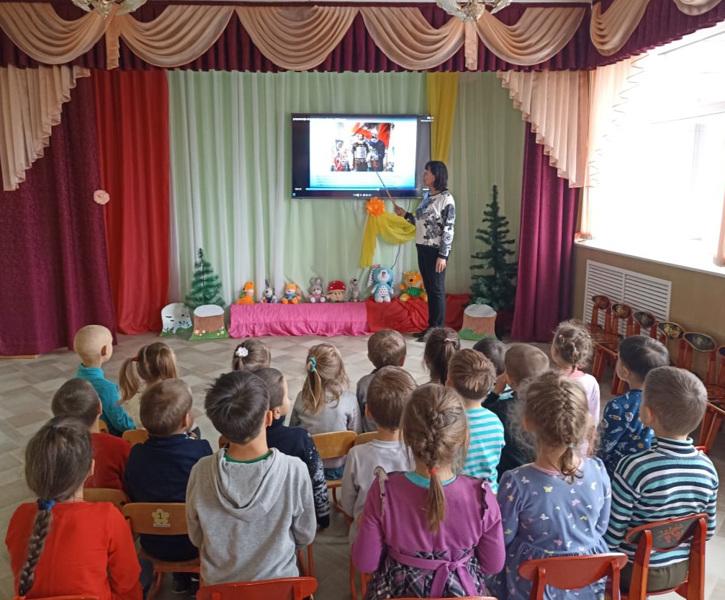 4 ноября в детском саду. День народного единства мероприятия для детей. Праздник единства России в детском саду. Беседа день народного единства для школьников. День народного единства для детей в саду.