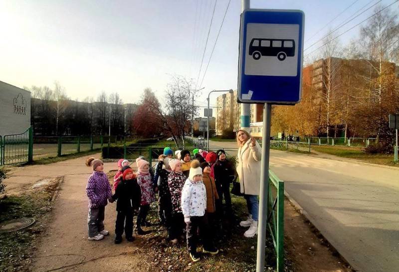 Группа "Ягодка" продолжает обучение в «Школе светофорных наук».