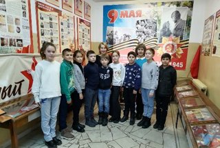 Музей истории МБОУ «Шемуршинская СОШ» посетили учащиеся Карабай-Шемуршинской средней школы
