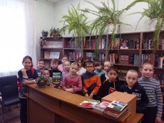 2 ноября учащиеся 2б класса посетили районную детскую библиотеку