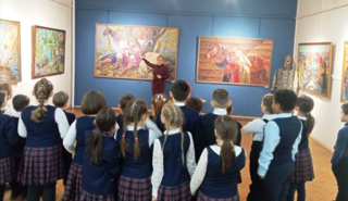 Ученики 2 Б класса посетили выставку картин "Защитники Отчизны..."