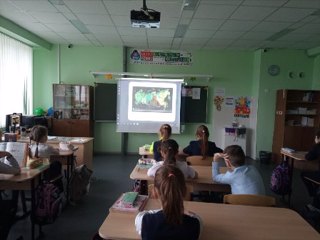 В рамках всероссийского проекта «Разговоры о важном» В МАОУ СОШ №3 состоялись внеурочные занятия на тему «Мы разные, мы вместе».