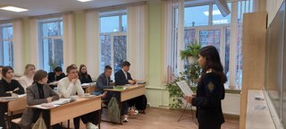Встреча учащихся 11 класса с официальным представителем УФСБ России по ЧР