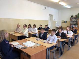 Учащиеся Янтиковской школы встретились с сотрудником следственного отдела СУ СК РФ по Чувашской Республике