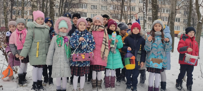 В рамках Всероссийского проекта Российского движения школьников «Экотренд» обучающиеся 2 б класса совместно с советником по воспитанию Никифоровой Т.С. приняли участие в акции «Синичкин день»