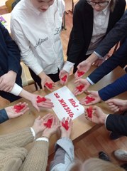В рамках Всемирного дня борьбы со СПИДом с учащимися 9 «б» класса провели информационный час