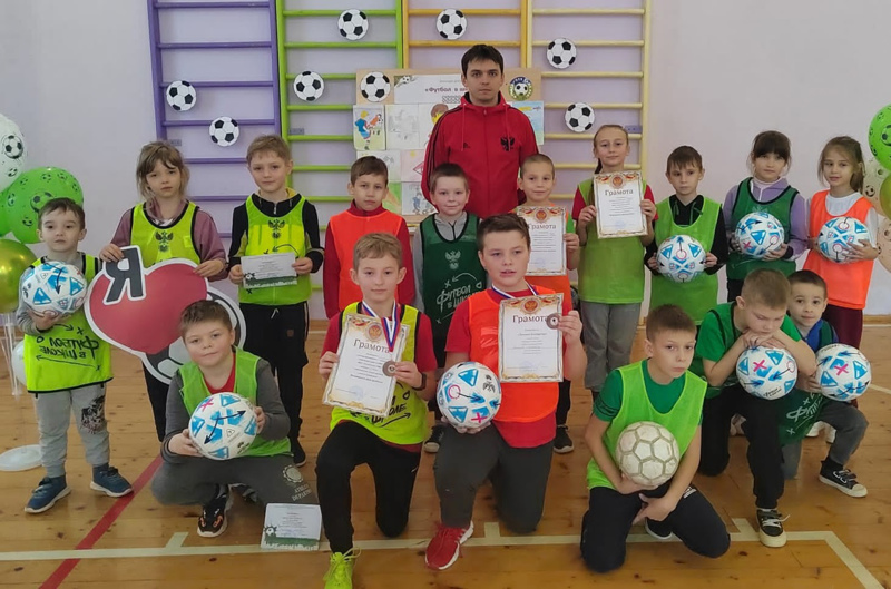 Юные футболисты спортивного клуба "Атом" стали участниками Всемирного дня футбола