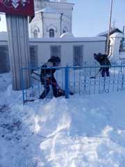 «Склоняем головы низко перед мужеством вашим, герои»