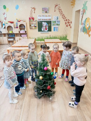 В детском саду идет подготовка к новогодним праздникам!