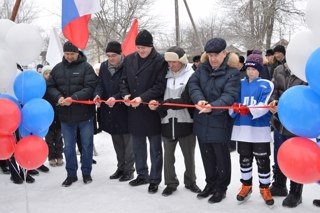 В школе открылась хоккейная коробка