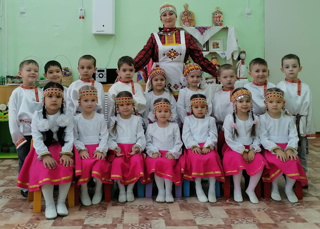 Воспитанники средней группы «Зайчата» совершили увлекательное путешествие по стране чувашской вышивки