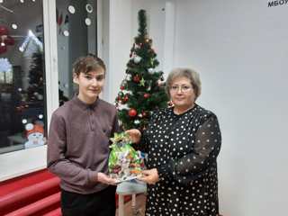 Одарённые дети Алатырского района получили новогодние подарки Главы Чувашии