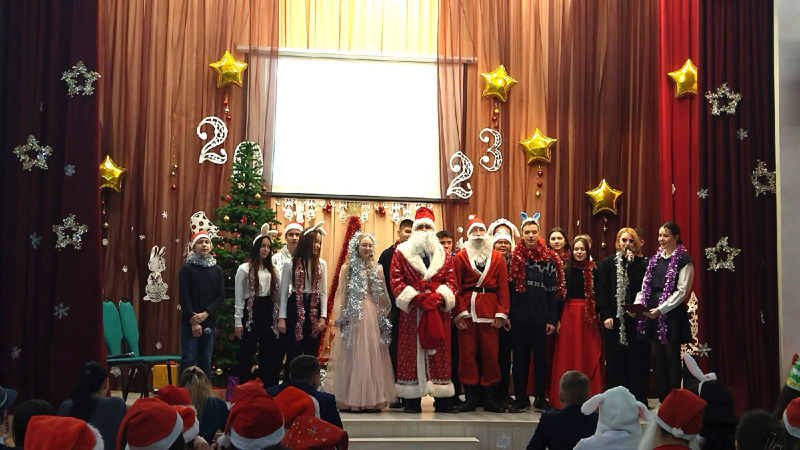 Среди старшеклассников прошёл конкурс на лучшее поздравление Деда Мороза и Снегурочки