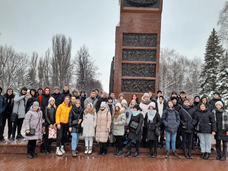 Студенты техникума  посетили памятник В.И.Чапаева