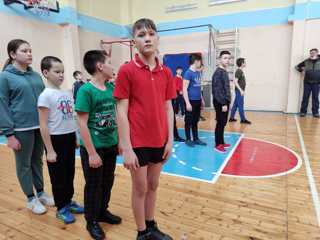 В поддержку российских спортсменов в дни Олимпиад в 6 классе прошли  " Веселые старты"
