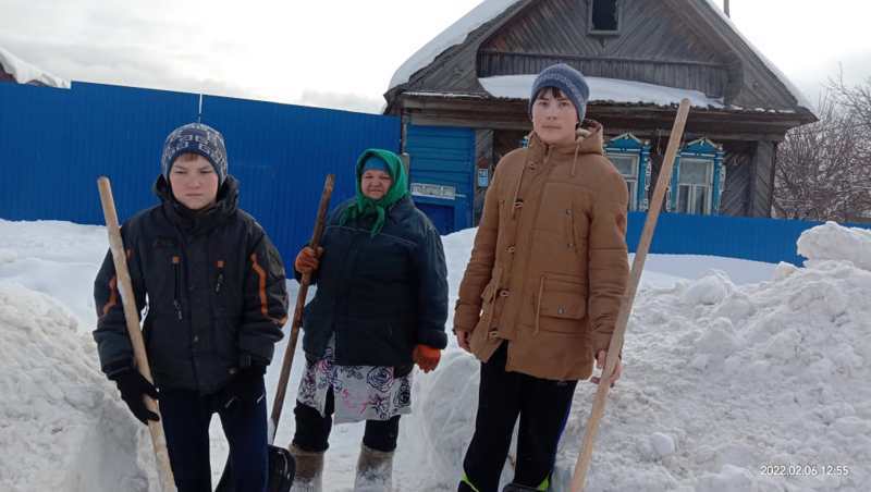 Волонтеры провели акцию "Снежный десант"