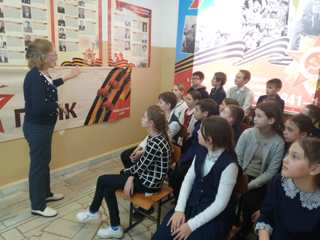 Учащиеся 5в класса Шемуршинской СОШ посетили музей истории школы