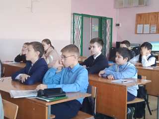 Учащиеся Приволжской школы приняли участие в онлайн-уроке финансовой грамотности