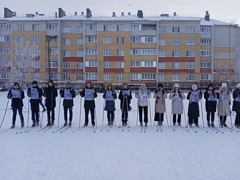 В рамках месячника оборонно-массовой и спортивной работы в школе состоялись лыжные гонки «Лыжня России – 2022», среди учащихся.