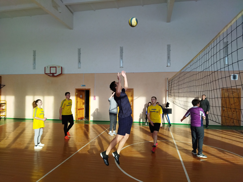 Соревнования по волейболу среди старшеклассников